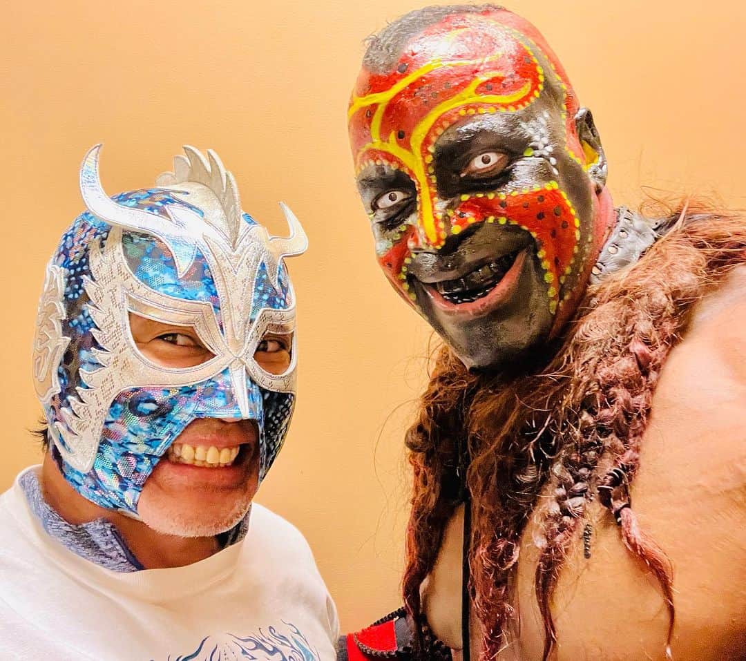 ウルティモ・ドラゴンのインスタグラム：「@realboogeycomin2getcha  @dragongate_pro  @toru.kido  @ud_tiendaoficial  #アメリカ巡業の旅  #puroresu  #wwe  #boogyeman」