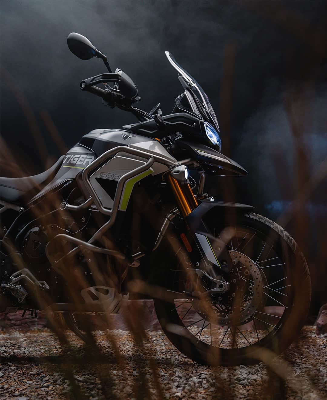 のインスタグラム：「⁣ Tiger 900 Rally Aragón Edition –  威厳のある佇まいと巧みな走り。⁣ ⁣ #Tiger900RallyAragónEdition #トライアンフ #トライアンフはかっこいい #バイク #バイク好きな人と繋がりたい #バイクのある風景 #バイクが好きだ #バイク好き #バイク乗りと繋がりたい #理想のライドがそこにある #triumph #ForTheRide #OfficialTriumph #TriumphMotorcycles」