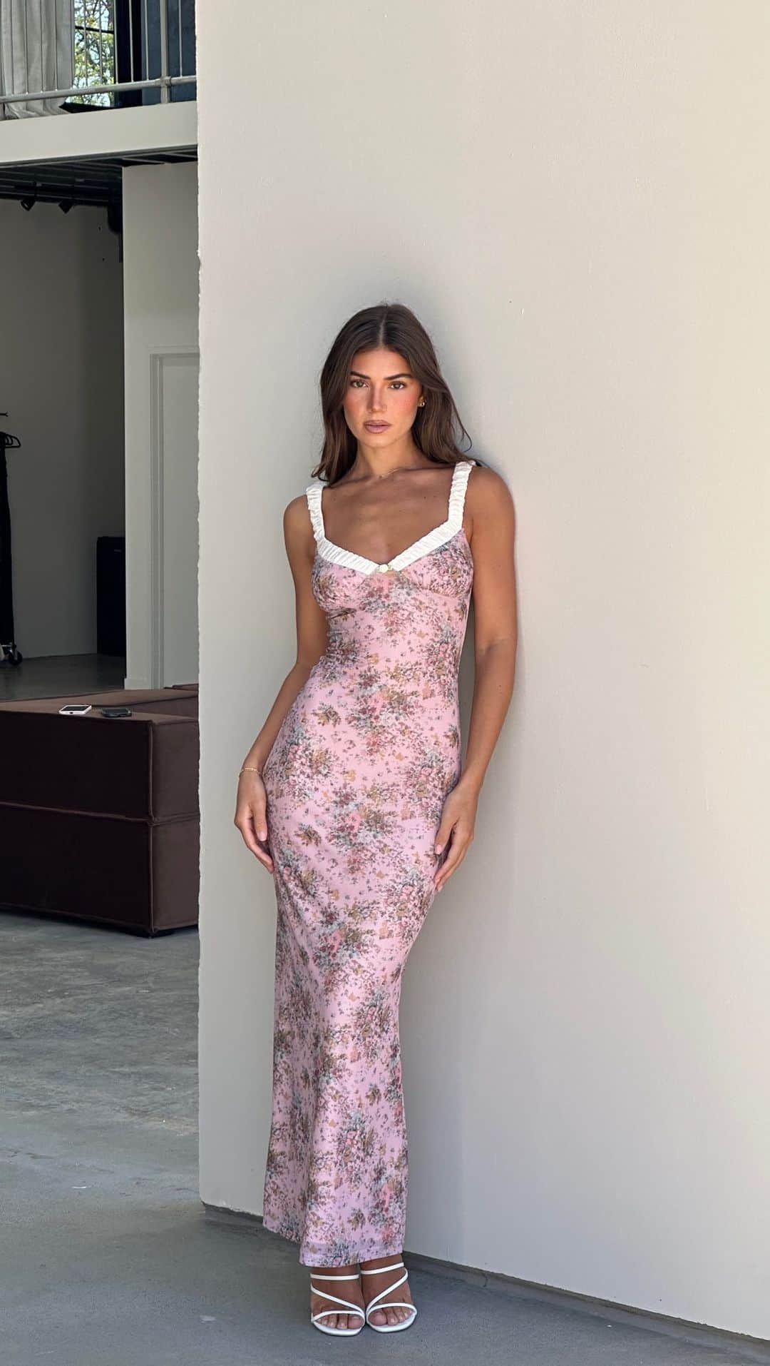 tiger Mistのインスタグラム：「Turn heads in the Amaran Dress. NOW 30% OFF! 💗」