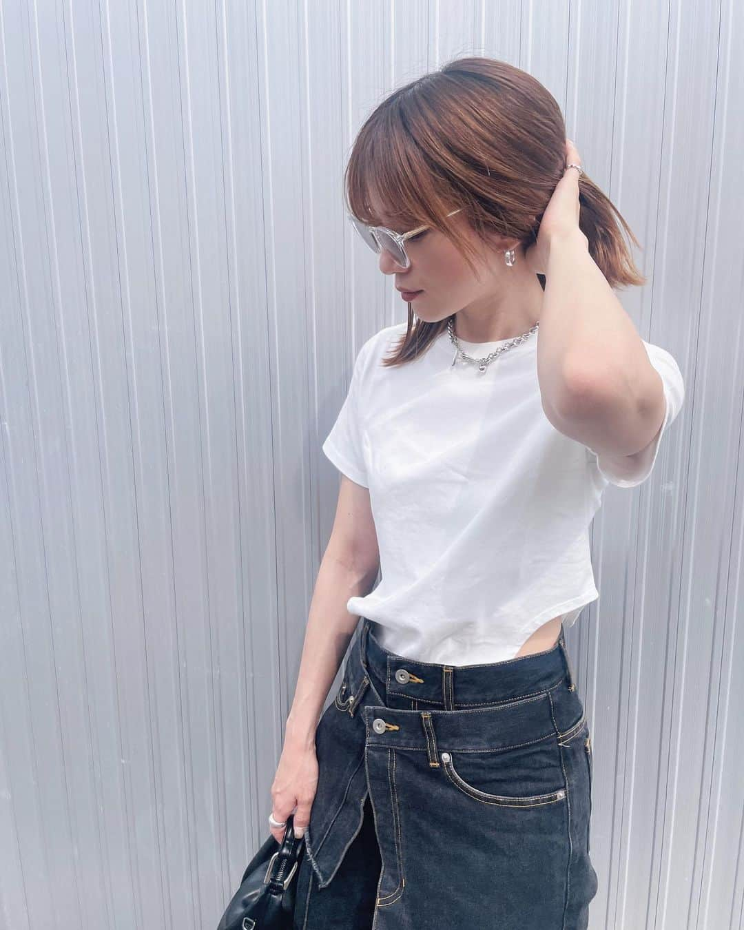 咲月美優さんのインスタグラム写真 - (咲月美優Instagram)「▶︎ #smiyu_code  . 👖🔗🤍 シンプルなスタイルにひとくせ ꐕ ꐕ ꐕ . . . #amerivintage #lecielbleu #ルシェルブルー #maisonspecial  #デニムコーデ #シンプルコーデ #Tシャツコーデ #白T #夏服コーデ #高身長女子 #高身長コーデ #168cmコーデ #大人カジュアルコーデ #シルバーアクセサリー #サングラス女子  .」10月8日 13時06分 - s.miyutyyy