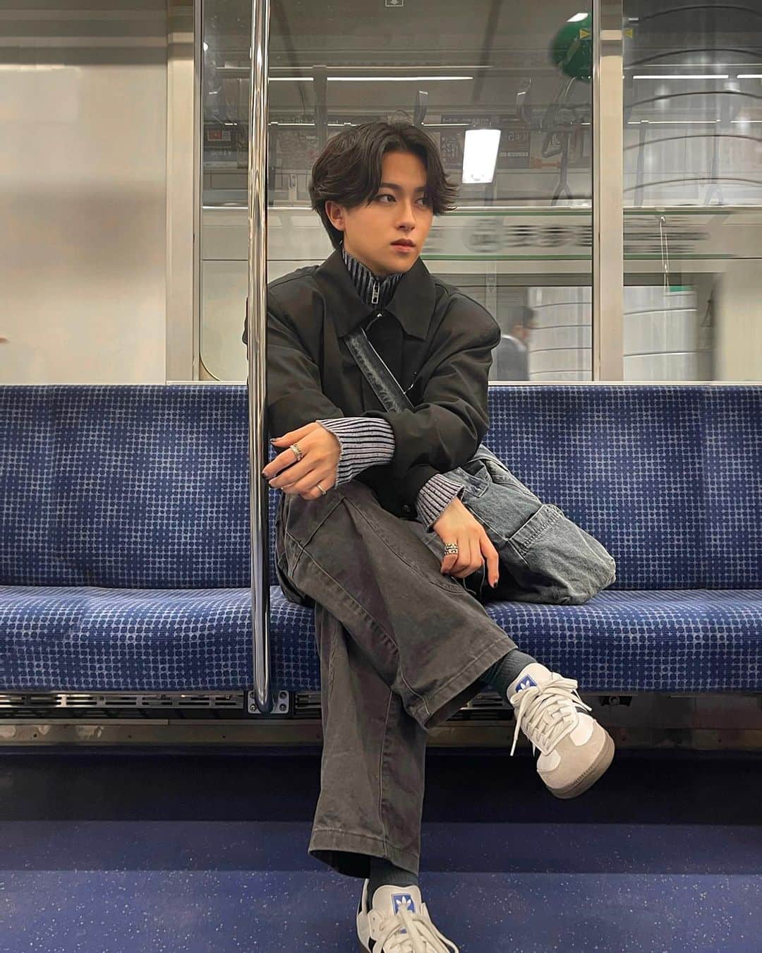 まきとんのインスタグラム：「autumn outfits>>> which one do u like?  btw I had a fever for about a week🥲」