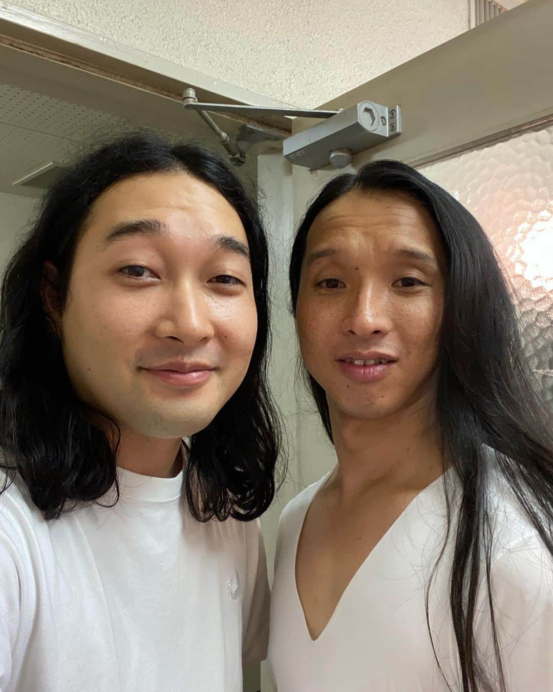 賀屋壮也のインスタグラム：「早坂営業でお兄ちゃんと」