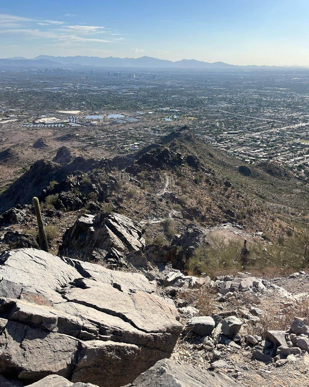 ザッキー・ヴェンジェンスさんのインスタグラム写真 - (ザッキー・ヴェンジェンスInstagram)「Phoenix you are full of adventures and amazing people 📞 oh yea and really know how to rock out 🎸 #arizona #pheonix #hike #alltimelow #bass #vanburen #doubleshaka」10月8日 4時46分 - zacharymerrick