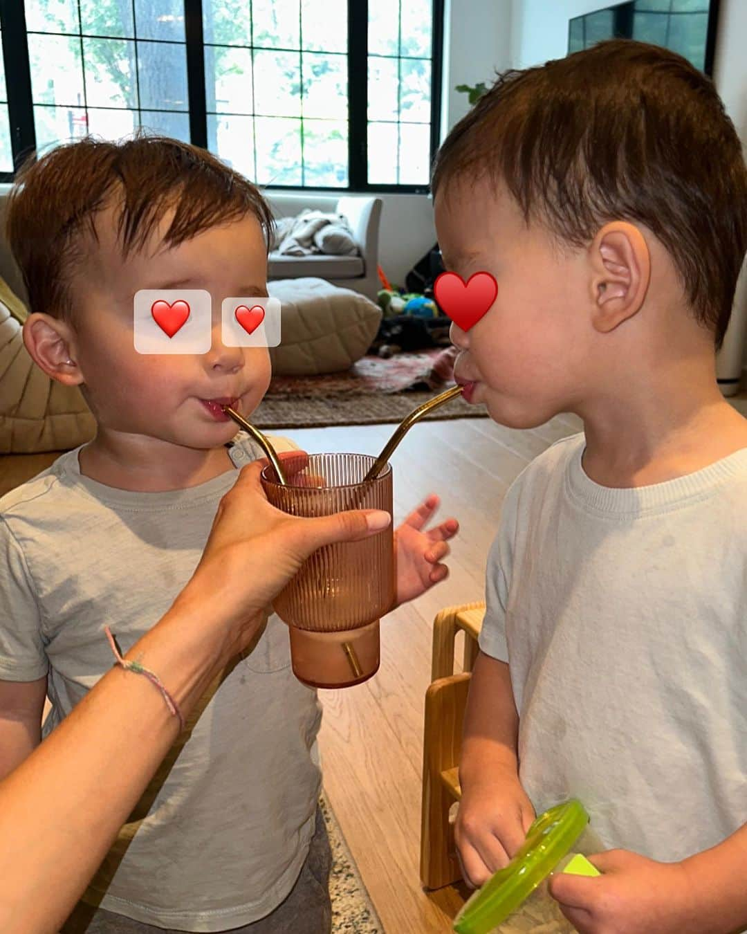 ジェイミー・チャンさんのインスタグラム写真 - (ジェイミー・チャンInstagram)「Days are long but the years are short. Happy 2nd Birthday to my little nuggets. I love seeing the world from your eyes. Your laughs light up a room. I love how you look after each other, how you push everyone’s buttons just enough to the brink while roping us back in, your sweet cuddles, curiosity and sense of adventure. Here’s to surviving, growing and thriving the last two years 🙀🥹」10月8日 4時49分 - jamiejchung