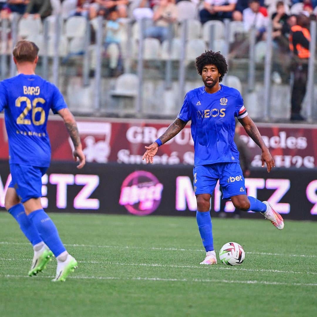 ダンテ・ボンフィム・コスタ・サントスのインスタグラム：「Congratulations for the win today 🙌🏽🙏🏾❤️🖤  Parabéns a todos por mais um triunfo 🙌🏽🙏🏾🥰🫡 #issanissa」