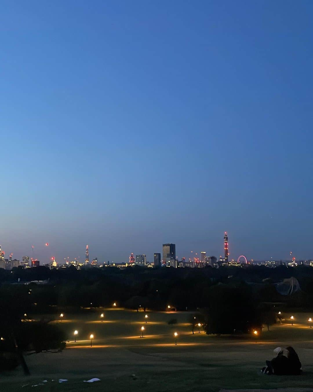 ペイトン・アーンストさんのインスタグラム写真 - (ペイトン・アーンストInstagram)「London park days>>」10月8日 5時53分 - peytonernst