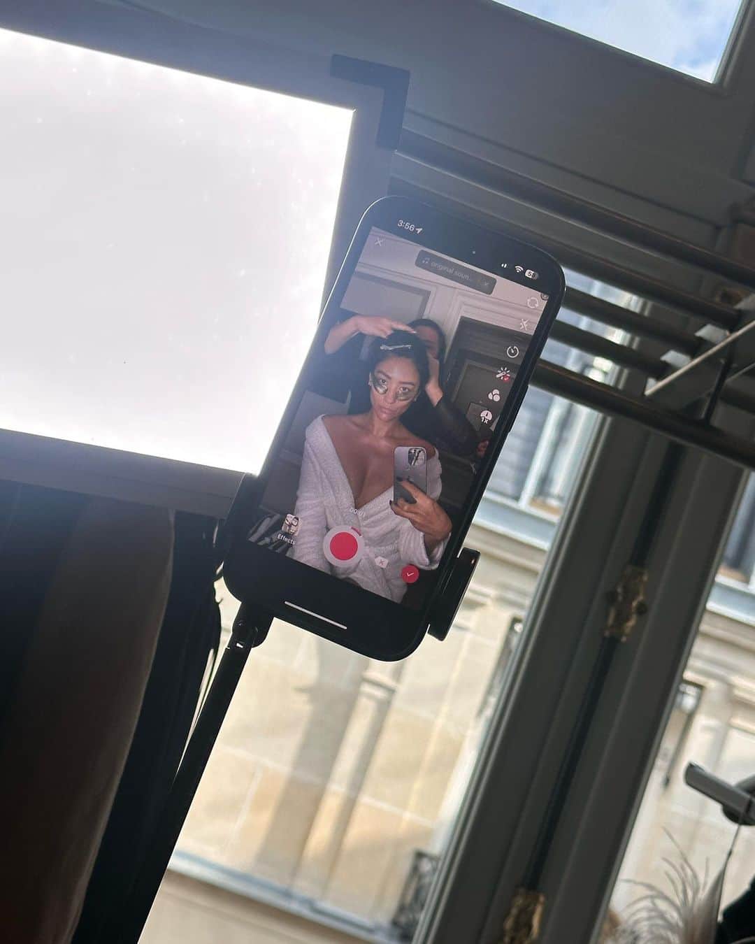 シェイ・ミッチェルさんのインスタグラム写真 - (シェイ・ミッチェルInstagram)「Last dump from Paris」10月8日 5時57分 - shaymitchell