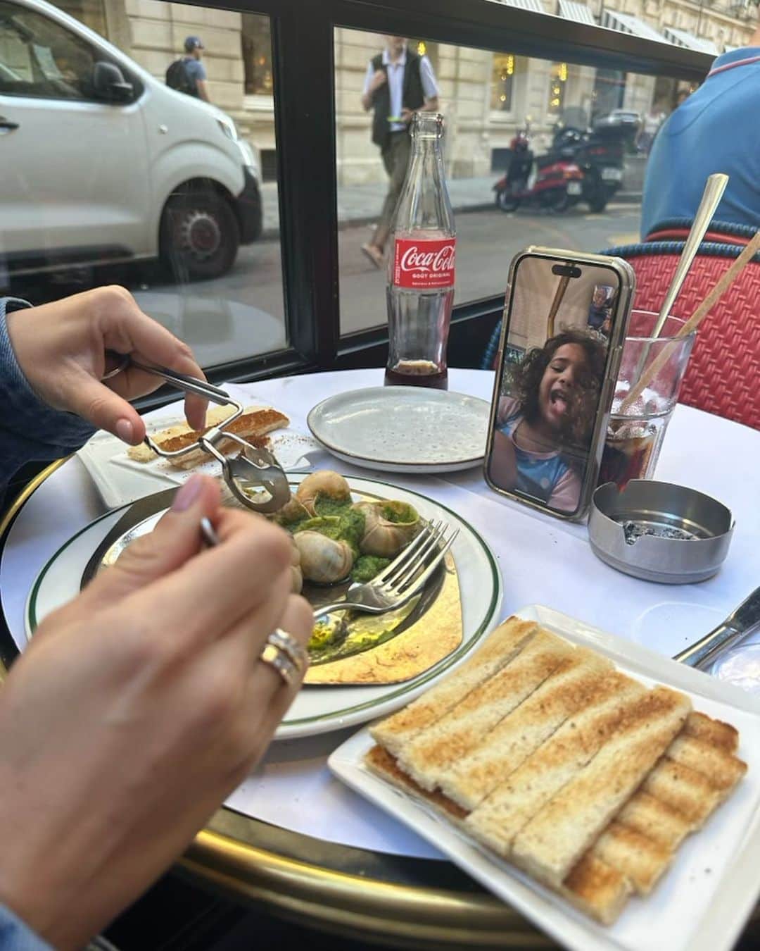 シェイ・ミッチェルさんのインスタグラム写真 - (シェイ・ミッチェルInstagram)「Last dump from Paris」10月8日 5時57分 - shaymitchell