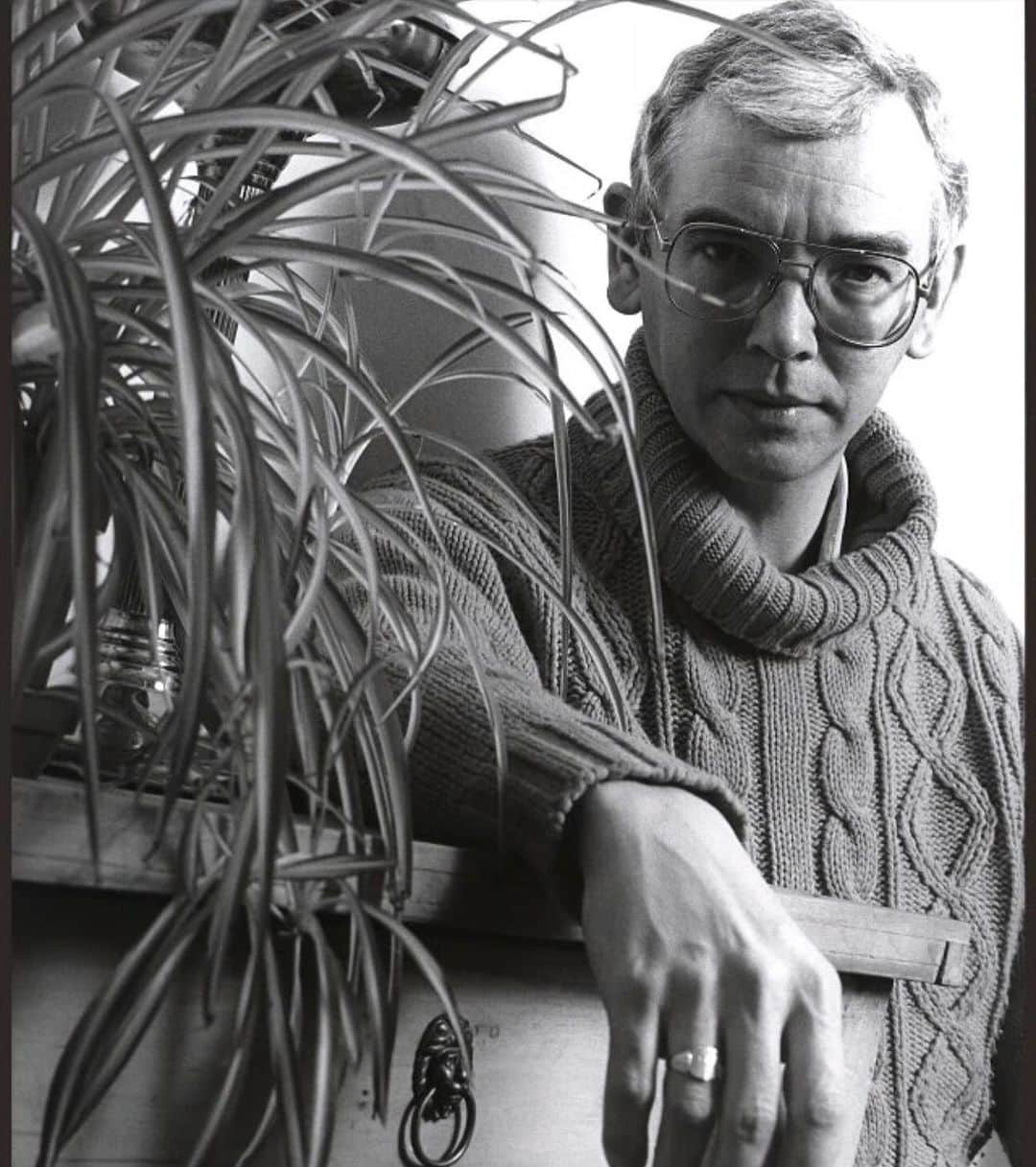 デビッド・モリシーのインスタグラム：「A true artist. He was born in the same neighbourhood as me and my family. He made films that resonated with me more than any other film maker because I knew those streets and houses. Knew those people! A great film maker and a sad loss. RIP Terence Davies」