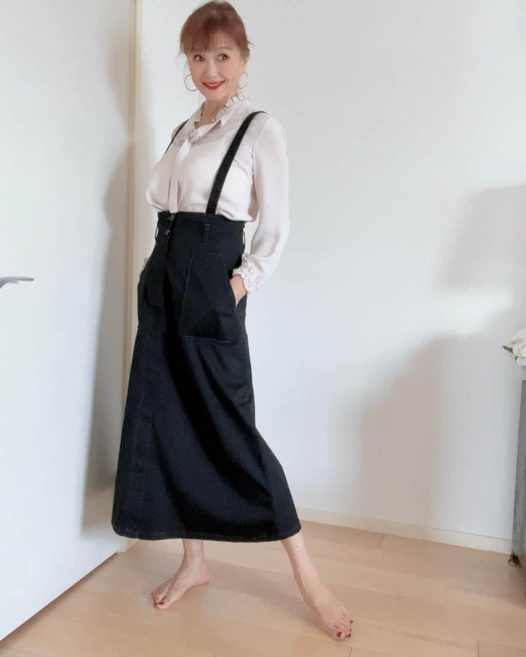 高見恭子さんのインスタグラム写真 - (高見恭子Instagram)「ふんわり優しく軽やかに、こころも想いも生きよう。  #blouse#blousefashion  #chiffon #chiffonblouse  #beigestyle  #fashion #fashionphoto  #lovefashion  #fashionlover  #blouseandskirt  #smile」10月8日 6時42分 - takami_kyoko