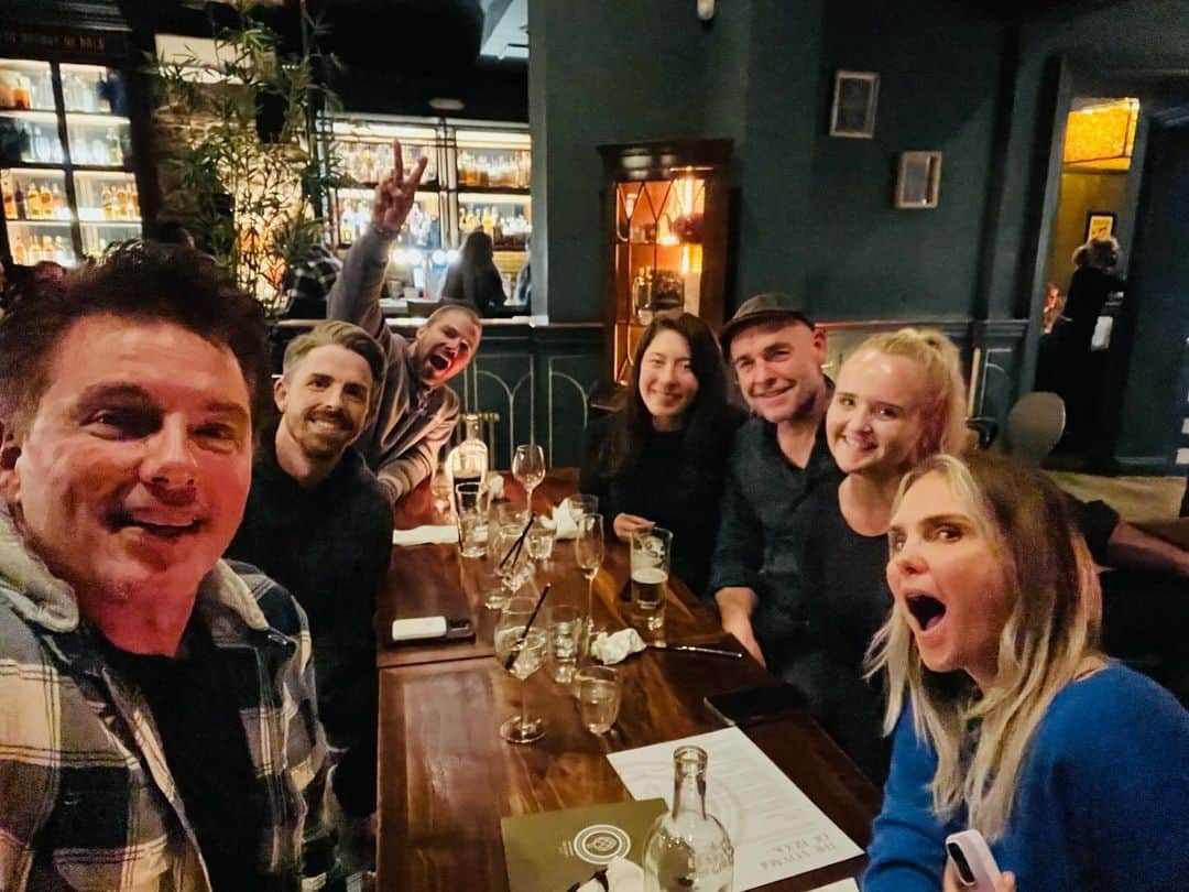 ジョン・バロウマンのインスタグラム：「Thank you @edible_in_edinburgh  for the recommendation @thevoyageofbuck in #edinburgh we had such a great night out with my friends @stephenamell @cassandrapants @paulblackthorne #monopolyevents」