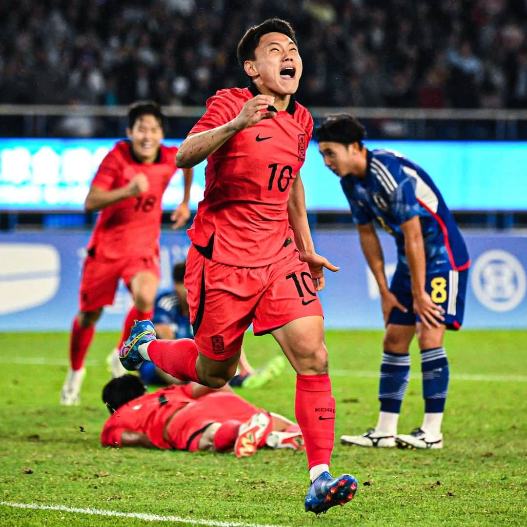 Goal Japanさんのインスタグラム写真 - (Goal JapanInstagram)「🇯🇵 #U22日本代表 は韓国に敗れ銀メダル 🥈 #内野航太郎 の開始早々のゴールで先制した日本だが、27分と56分にU-24韓国代表に得点を許し逆転負け。前回大会に続き韓国に敗れて、アジア競技大会 2大会連続の銀メダルとなった。(Photo: Getty Images)  #soccer #football #asiangames #daihyo #サッカー #フットボール #サッカー日本代表 #杭州アジア大会 #アジア大会 #⚽️」10月8日 7時00分 - goaljapan