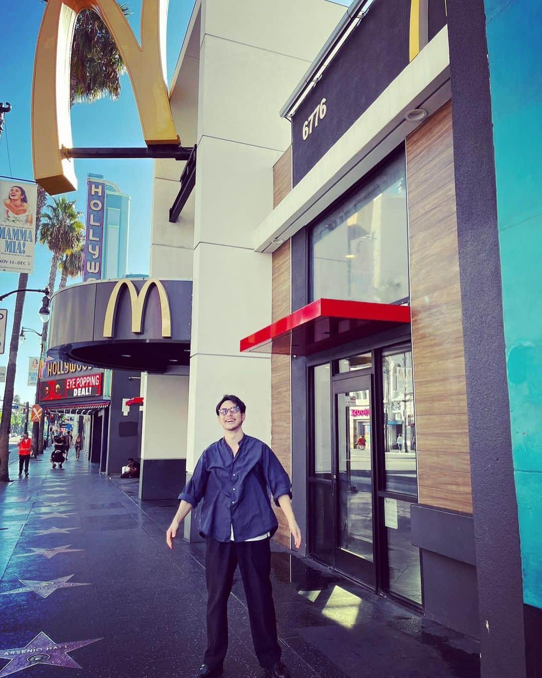 妻夫木聡さんのインスタグラム写真 - (妻夫木聡Instagram)「#mcdonalds   #夜マック店長、本場アメリカで朝マック食べる  Sausage Burrito美味しかった！ アメリカ限定なのかな？サルサソースとの相性抜群  #夜マック  #朝マック  #マクドナルド #ロサンゼルス」10月8日 7時15分 - satoshi_tsumabuki_official