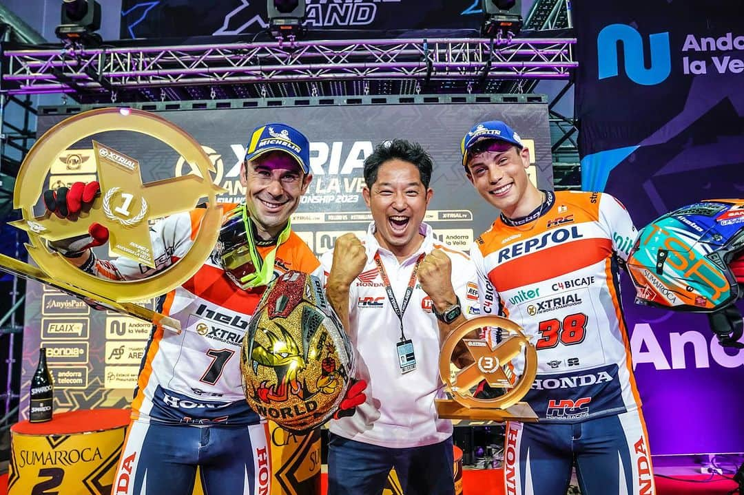 藤波貴久さんのインスタグラム写真 - (藤波貴久Instagram)「🥇🥉Team😍 @tonibou @ggmarcelli  #xtrial #andorra #1st #3rd #bestteam   @hondaracingcorporation  @box_repsol  @trialteamhrc  @alpinestars  @renthal_moto  @michelinmotorsport  @twin_air  @showabygpe  @s3parts.official  @didchain  @galfer_brakes  @braktec  @hebo.factory  @ogio_powersports」10月8日 7時12分 - fujigas