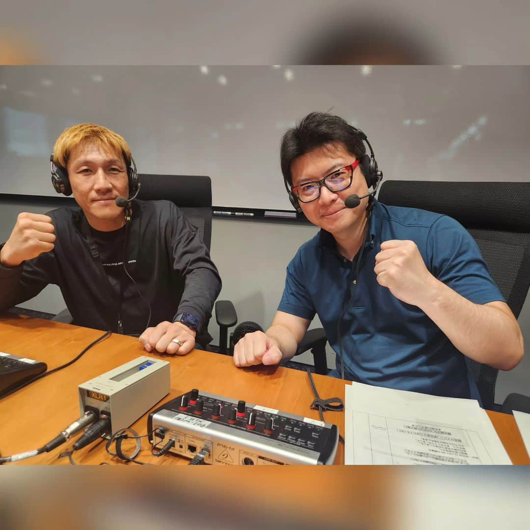 鈴木芳彦のインスタグラム：「GLORY 89を御視聴頂きありがとうございました！いやー、バダ・ハリ！まだ御覧になっていない方は是非U-NEXTでチェックしてください！鈴木秀明さん、本日も分かりやすく楽しい解説をありがとうございました！#GLORY #UNEXT #格闘技 #キックボクシング #鈴木秀明 #鈴木芳彦」