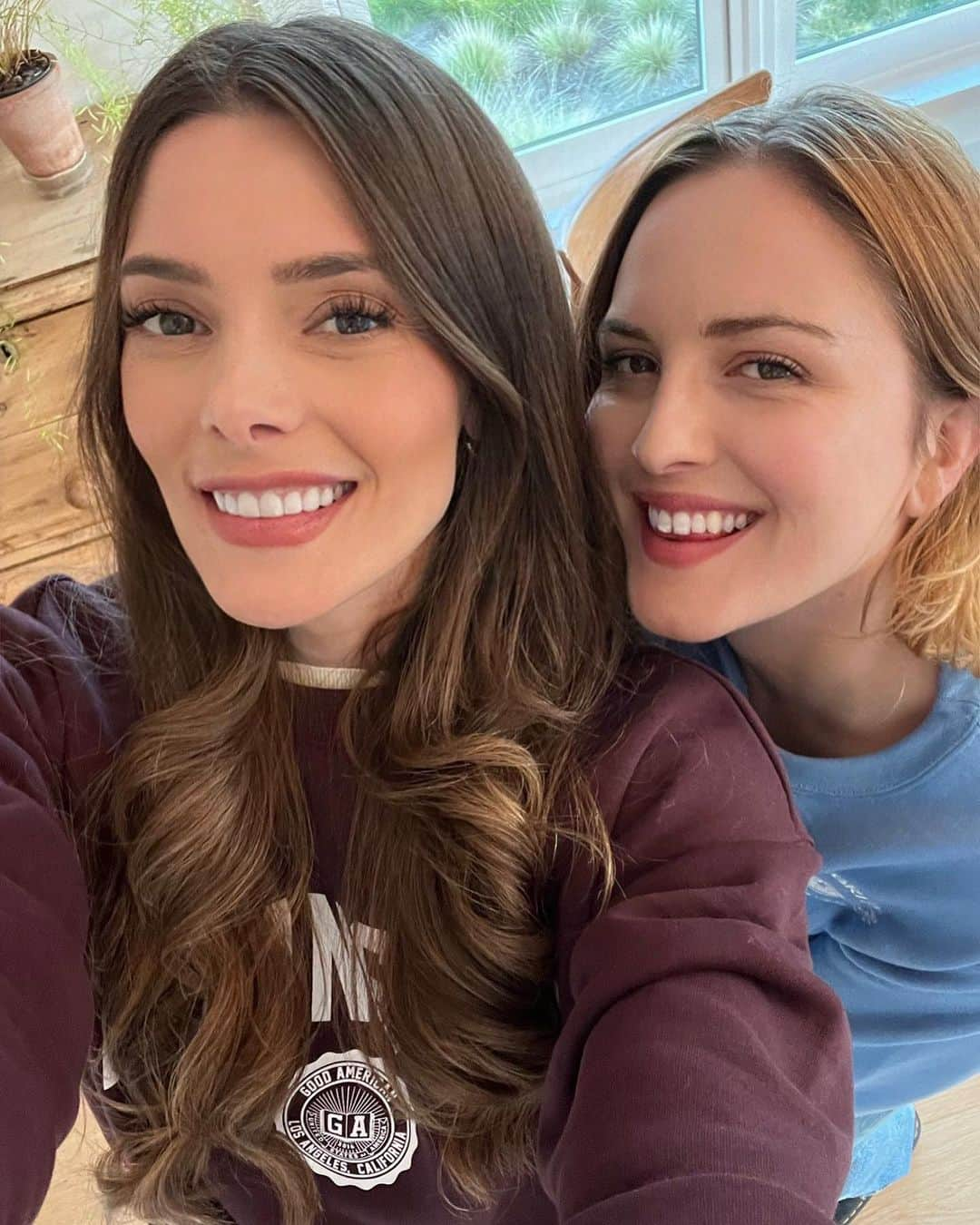 アシュリー・グリーンさんのインスタグラム写真 - (アシュリー・グリーンInstagram)「Sister Sister」10月8日 7時44分 - ashleygreene