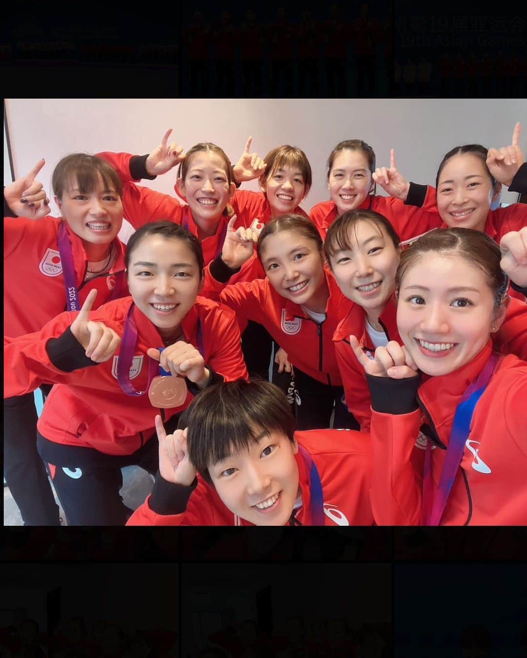 廣田彩花さんのインスタグラム写真 - (廣田彩花Instagram)「. . アジア大会🥉🥉 団体戦はミックスの方達に助けてもらって、みんなのおかげで銅メダル獲得できました。 みんなありがとう🙇‍♀️  個人戦は前回と同じ色のメダルで悔しいけど、また気持ちと身体を作って、次に向け頑張ります！ たくさんの応援ありがとうございました😊 . .  #アジア大会  #Team Japan #フクヒロ」10月8日 8時17分 - h.sayaka10