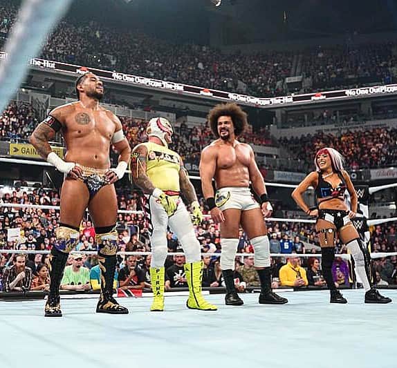 レイ・ミステリオ・ジュニアのインスタグラム：「🇲🇽➕🇵🇷🟰#LWO  #VivaLaRaza #Fastlane」