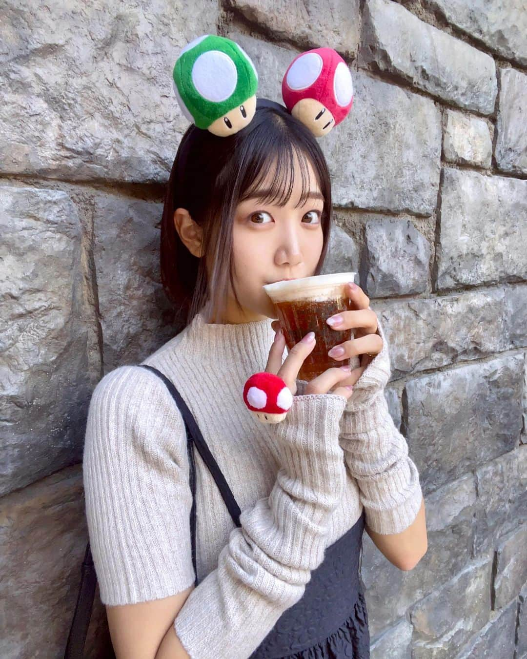 鈴木志歩さんのインスタグラム写真 - (鈴木志歩Instagram)「USJ🌏 . 数年ぶりにバタービール 飲んだら甘くて美味しかった🍺 . . . . #ユニバ  #ユニバコーデ  #ニンテンドー  #usj  #universalstudiosjapan」10月8日 8時34分 - shiho_suzu_