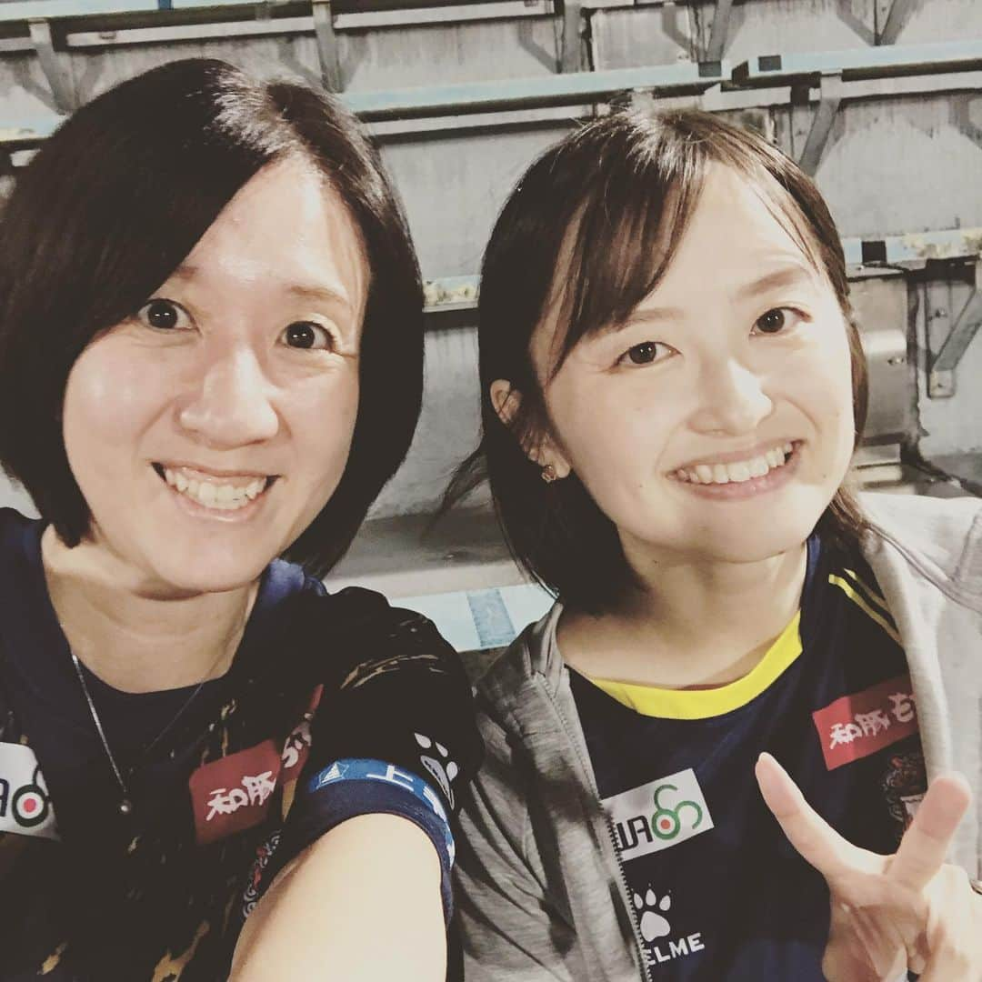 三隅有里子さんのインスタグラム写真 - (三隅有里子Instagram)「* ザスパクサツ群馬は今日ホーム戦ですね。ファジアーノ岡山と対戦します⚽️早いもので残り6試合、そのうちホーム戦は今日を含めてあと2試合ですね😳 今シーズン、群馬テレビでは月に1度選手へのインタビューを放送していて、私自身もたくさんの選手の顔と名前が一致しましたし（にわかファンですみません😅）番組を通して、選手の想いや人柄が微力ながら伝えられたのかなあと思っています。地元のチームを応援しようという県民が1人でも増えてくれたら、地元テレビ局としては何よりも嬉しい事です。 写真は先週の東京ヴェルディ戦。 今日はスタジアムに足を運べませんが、私の想いは後輩ディレクターに託します🌟  #ザスパクサツ群馬 #ザスパ #サッカー #soccer #⚽️ #ニュース #ニュースeye8 #群馬 #gunma  #群馬テレビ #群テレ #gtv #アナウンサー #局アナ #局アナの仕事 #地方局で働くということ」10月8日 8時41分 - misumi_gtv