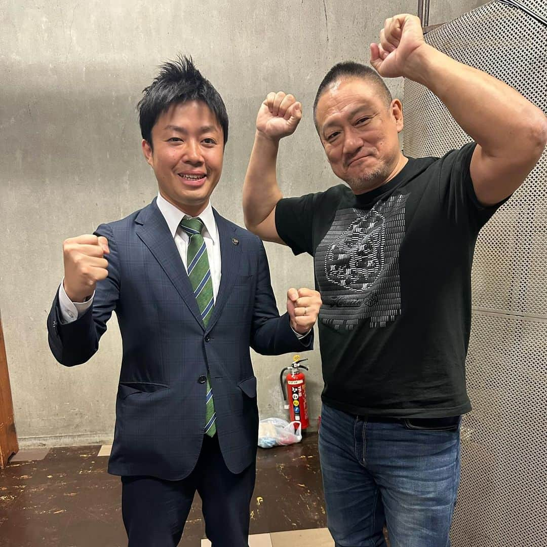 高木三四郎さんのインスタグラム写真 - (高木三四郎Instagram)「DDT初の三条大会！謎だった第3試合の"平田一喜、男色ディーノ、ササダンゴマシンによる何か"では元学生プロレスラーで今は三条市長の滝沢亮さんもリングに上がり大いに盛り上がりました！ジャイアント馬場さんの出身地であり何かとプロレスに縁のある三条でまた大会を開催できればと思います！ #ddtpro #プロレス #三条」10月8日 8時48分 - t346fire