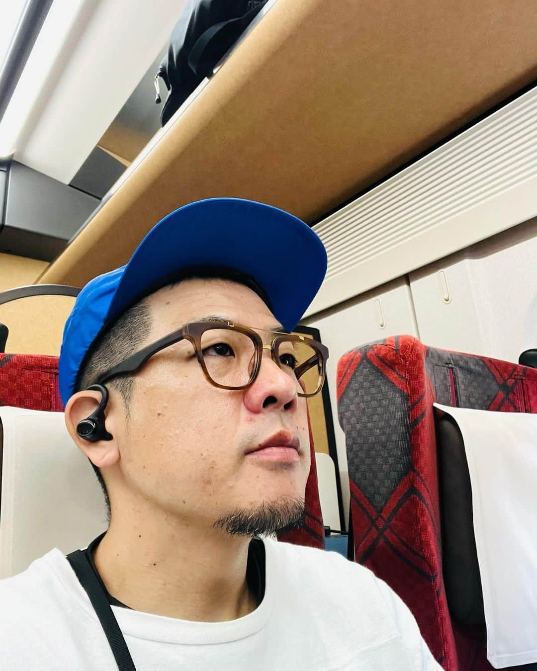 シオマリアッチのインスタグラム：「いざ新潟へ〜🚄ライド〜ン😎💨」