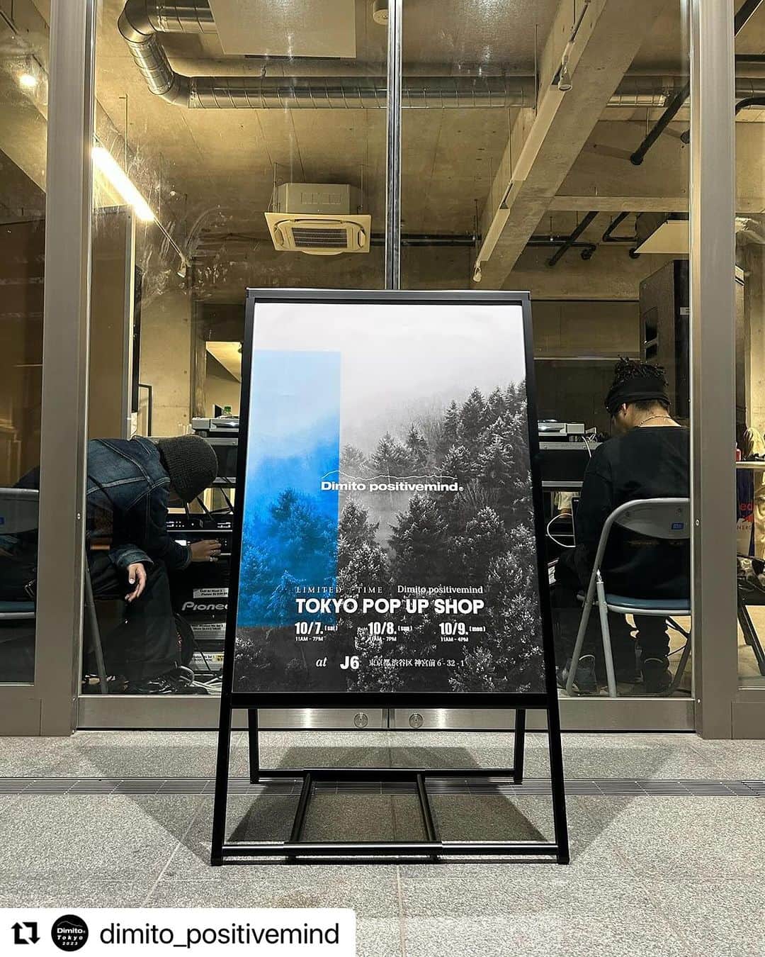 赤間紫動のインスタグラム：「#Repost @dimito_positivemind with @use.repost ・・・ 𝗧𝗢𝗞𝗬𝗢 𝗦𝗛𝗢𝗪𝗖𝗔𝗦𝗘 𝗢𝗣𝗘𝗡 TOKYO SHOWCASE Pop-up store will be open from 10. 7th (Sat) to 9th (Mon) at Harajuku, Tokyo in Japan. All of 2023 new Dimito products and various collaborative collections are on display along with special event held for visitors. Hope to see you all at the venue.  10. 10.7(土)~9(月)、東京,原宿でTOKYO SHOWCASEを行います。 23年ディミトの全商品と様々なコラボレーションの商品が展示されており、来場者のための特別なイベントも開催中ですので、多くの関心と参加をお願いします。  10. 7(토)~9(월), 일본 도쿄 하라주쿠에서 TOKYO SHOWCASE가 시작되었습니다. 23년 디미토 전제품과 다양한 컬레버레이션 제품이 전시되어 있으며, 방문객을 위한 특별한 이벤트도 진행 중이니 많은 관심과 참여 부탁드립니다.  #dimito #dimitopositivemind #vertexnxl #ディミト」