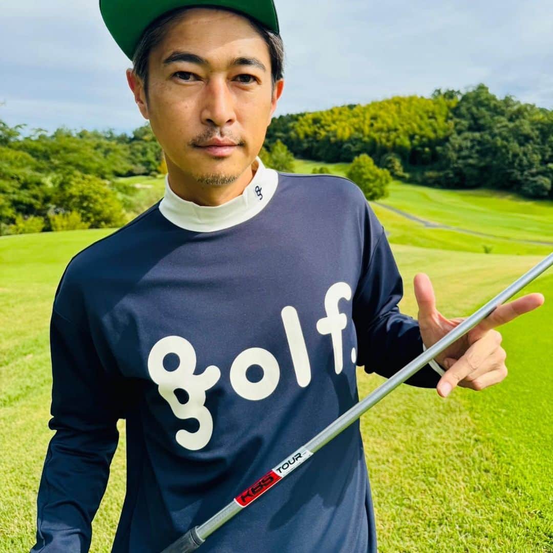 窪塚洋介のインスタグラム：「#kbs_japan のシャフトに変えてけっこう安定感出てきた🏌️  ⛳️今年すでに50回を越えるラウンドをしたが、 これで(年内80ラウンド目標とすると)残りの30回で80台に到達出来そうな予感…😏 取らぬ狸の皮算用だがモチベまた上がってることは事実✨」