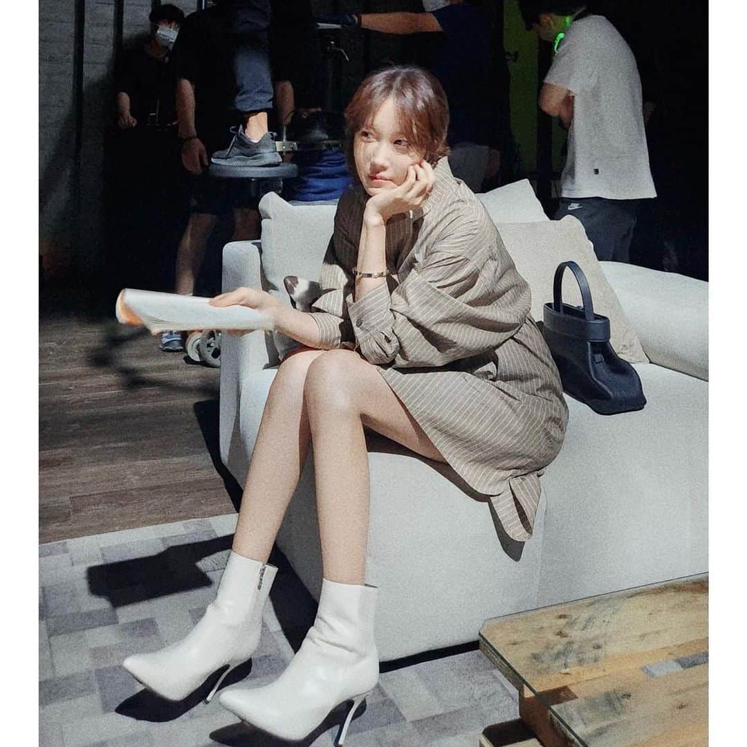 イ・ジアのインスタグラム：「🎬🎥 #끝내주는해결사 #김사라」