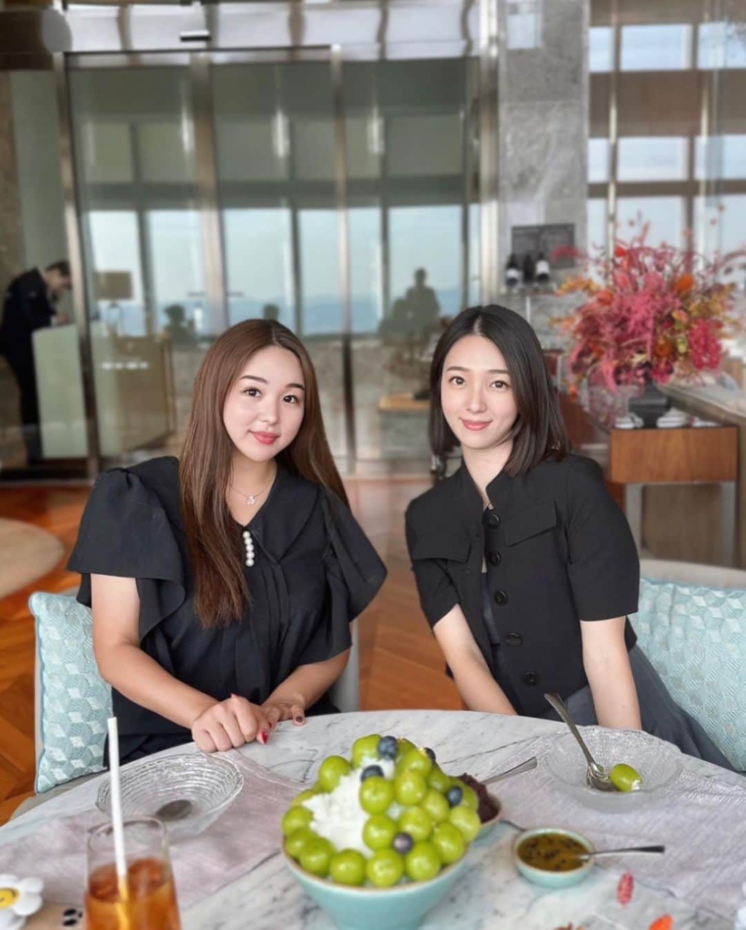 のインスタグラム：「. 韓国にお友達ができた👭🇰🇷🤝🇯🇵 お互い話せないけど翻訳機使って頑張ったね😂🩷 1日一緒に過ごせて嬉しかったです😍 また会いましょう。可愛くて優しいnakoちゃん #まゆまゆの韓国旅🇰🇷」