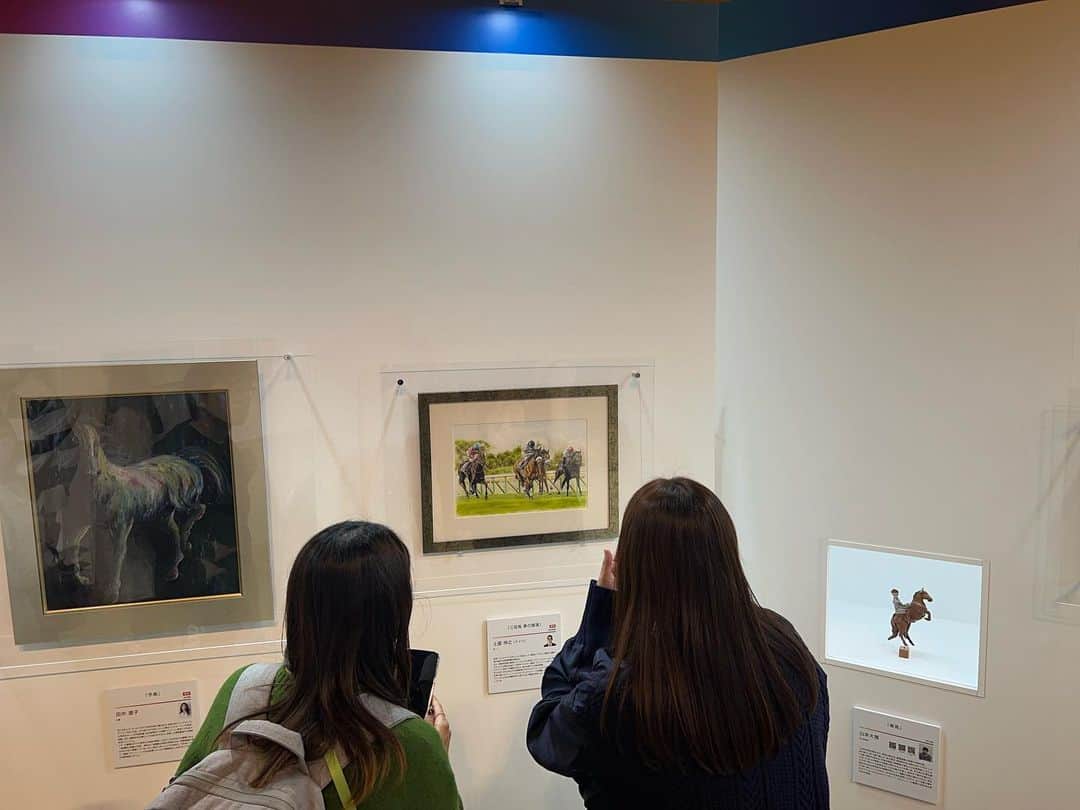 土屋伸之さんのインスタグラム写真 - (土屋伸之Instagram)「#東京競馬場 #90周年 #馬×アート展 伝説の三冠馬競演 #ジャパンカップ　のゴールシーンを 描いて 飾って頂きました！ 昨日からの展示です。10/29まで 良かったら原画観に来てくださいね。」10月8日 10時28分 - tsuchiyawosagase