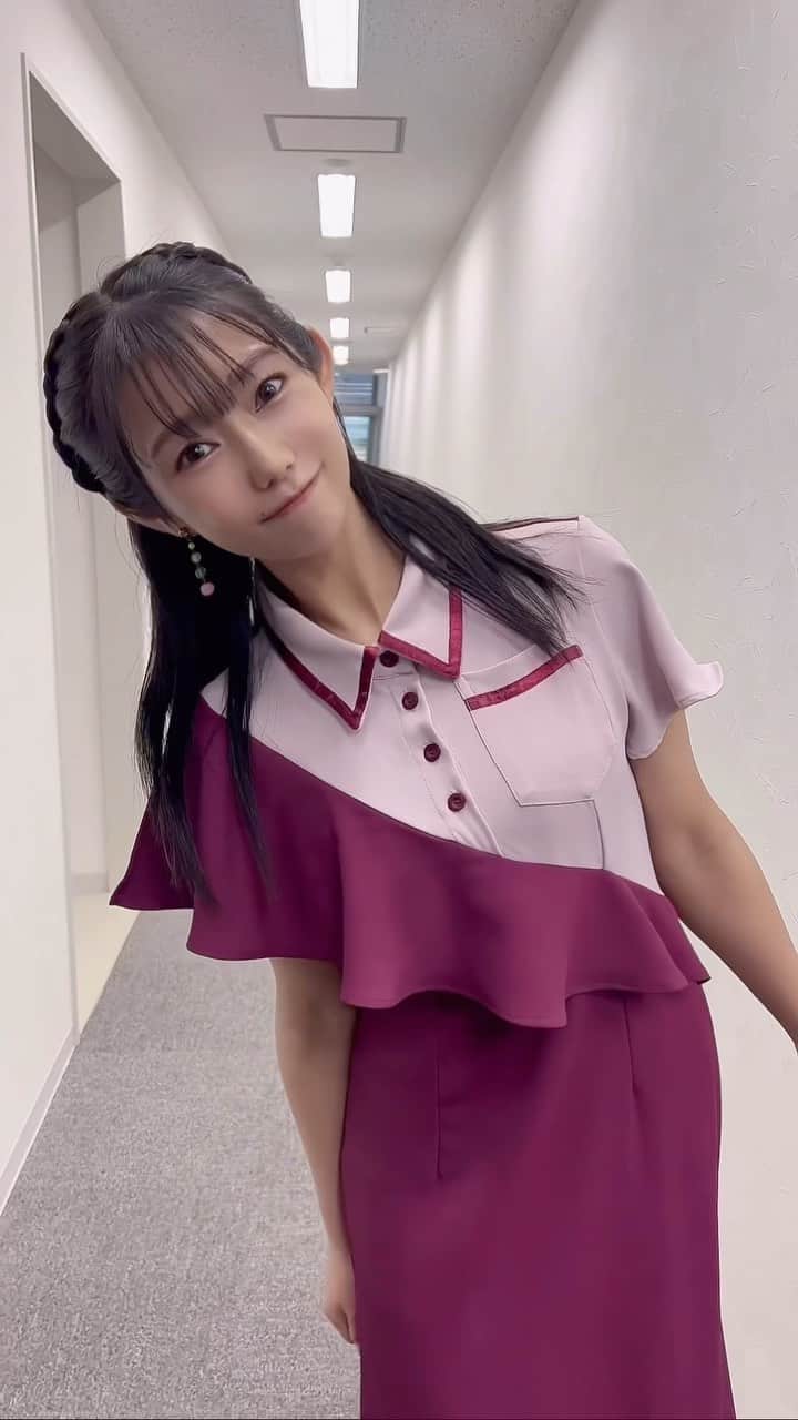 堀江聖夏のインスタグラム：「⌇1週間お疲れ様❤️  だけど、夜まで起きててね🤭 ⁡ 日曜日の夜は 22:54からBS日テレ「汐留TV」 ⁡ どれが好き？♡ ⁡ _______________________________ #衣装 #汐留TV #ワンピース #code」