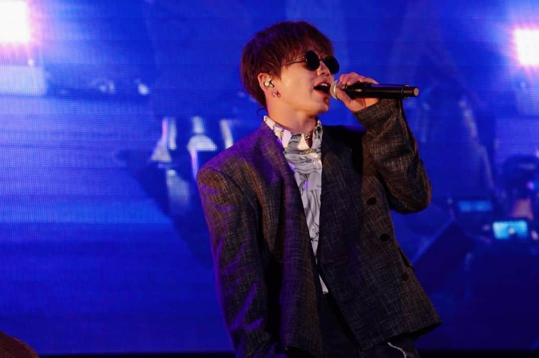 花村想太のインスタグラム：「衣装が新しくなりました！in TGC北九州！！ #da_ice #dance #花村想太 #新衣装 #NOsWEA #秋の装いだね #あきよそ #いつもありがとうございます森田さん #髪型はミミさんと新作開発中 #今日もスタイリストヘアメイクの2人のおかげでかっこつけれてる」