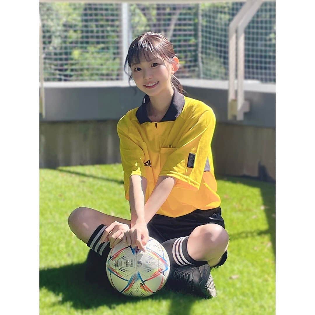 八伏紗世のインスタグラム：「おはもに🍃  この写真は生誕祭グッズのオフショット✨ TikTokも更新してるよ💛  グッズのお知らせはもう少し待ってね♪  会える年に一度のイベント生誕祭が 10/22にあるのでぜひ✨会いに来てね❤️‍🔥 詳細申込はハイライトやストーリーから🫶🏻  特別な日会えるの楽しみにしてるね💕  #サッカー#審判#japanesegirl」