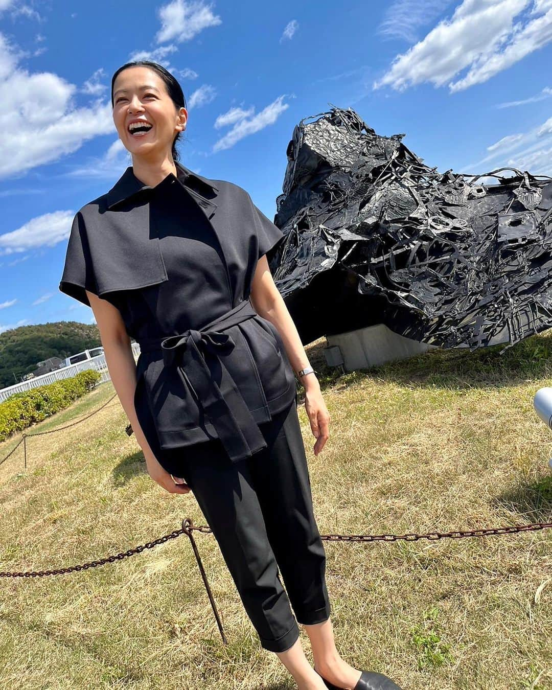 黒谷友香さんのインスタグラム写真 - (黒谷友香Instagram)「皆さん、こんにちは🤗 岡山県の続き、玉野市に行ってきました！ ナイカイ塩業、Power X 、宇野港周辺にあるアート、舟底の記憶（スクリュー）や宇野のチヌなど 瀬戸内のレガシーを巡りました😊  最後に岡山の源吉兆庵本店🍑にも行ってきたよ！ いちごのヨーグルト🍓美味しかった〜😋❣️  #岡山県#北前船#地域連携#ペニンシュラ応援大使#2拠点生活#玉野市#ナイカイ塩業#パワーエックス#宇野港#舟底の記憶#宇野港のチヌ#源吉兆庵#黒谷友香」10月8日 11時36分 - tomoka_kurotani