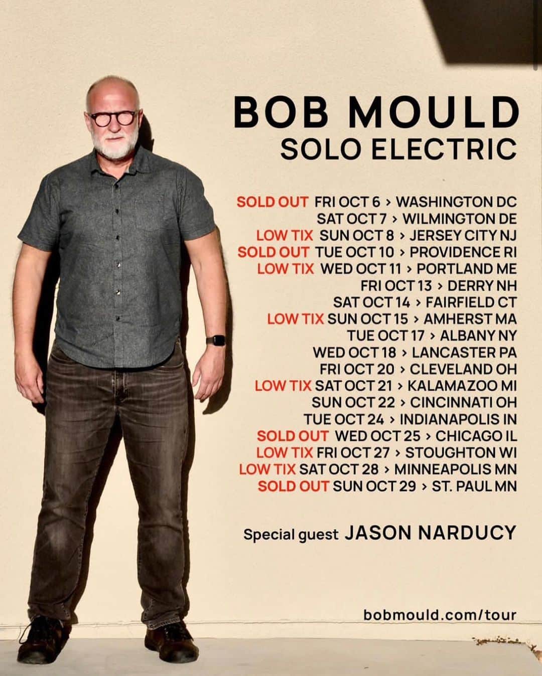 フレッド・アーミセンのインスタグラム：「Some great tours happening  @bobmouldmusic @sleater_kinney」