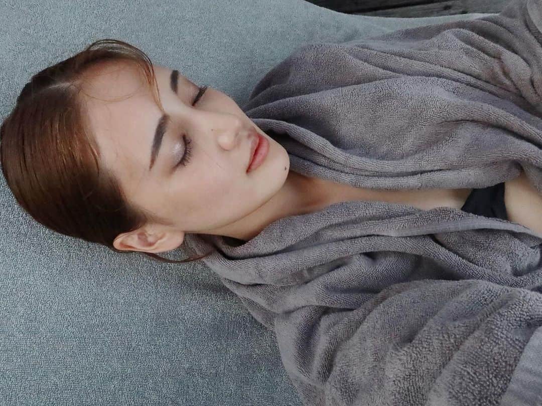 藤井夏恋さんのインスタグラム写真 - (藤井夏恋Instagram)「もうひんやり肌寒いね🥹  夏もう終わりかぁ。はやいよねぇ。 でもすっごく充実した夏だったかも🫶 ありがとう。」10月8日 11時53分 - fujiikaren_official