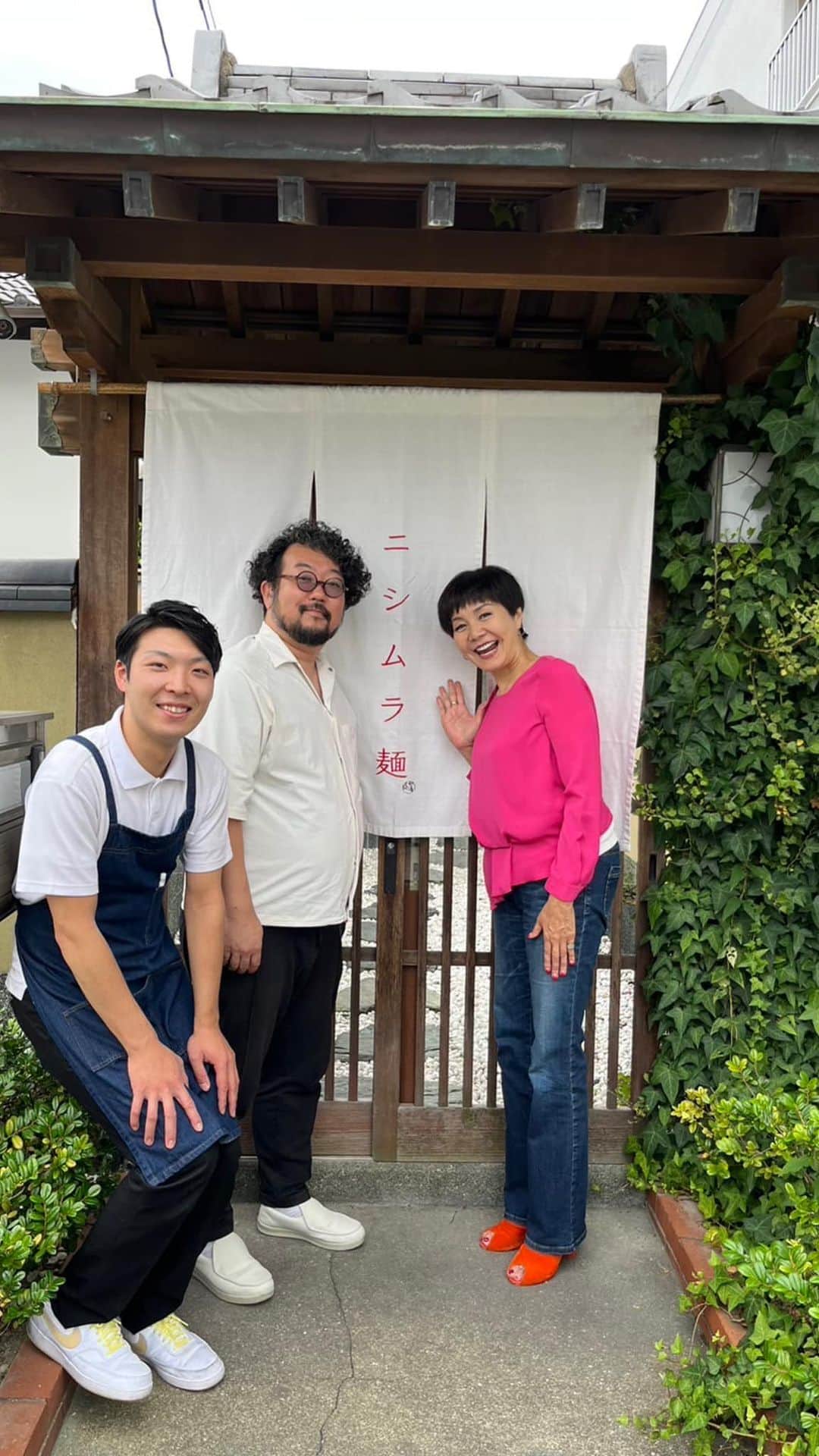 山本華世のインスタグラム：「ニシムラ麺が韓国に出店するから、早めに撮影‼️フランス料理のミシュランシェフの西ピーが作るラーメン、お昼ら食べられますよぉ。食べてみてね。 https://map.yahoo.co.jp/v2/place/oFLqW0B5Lys」