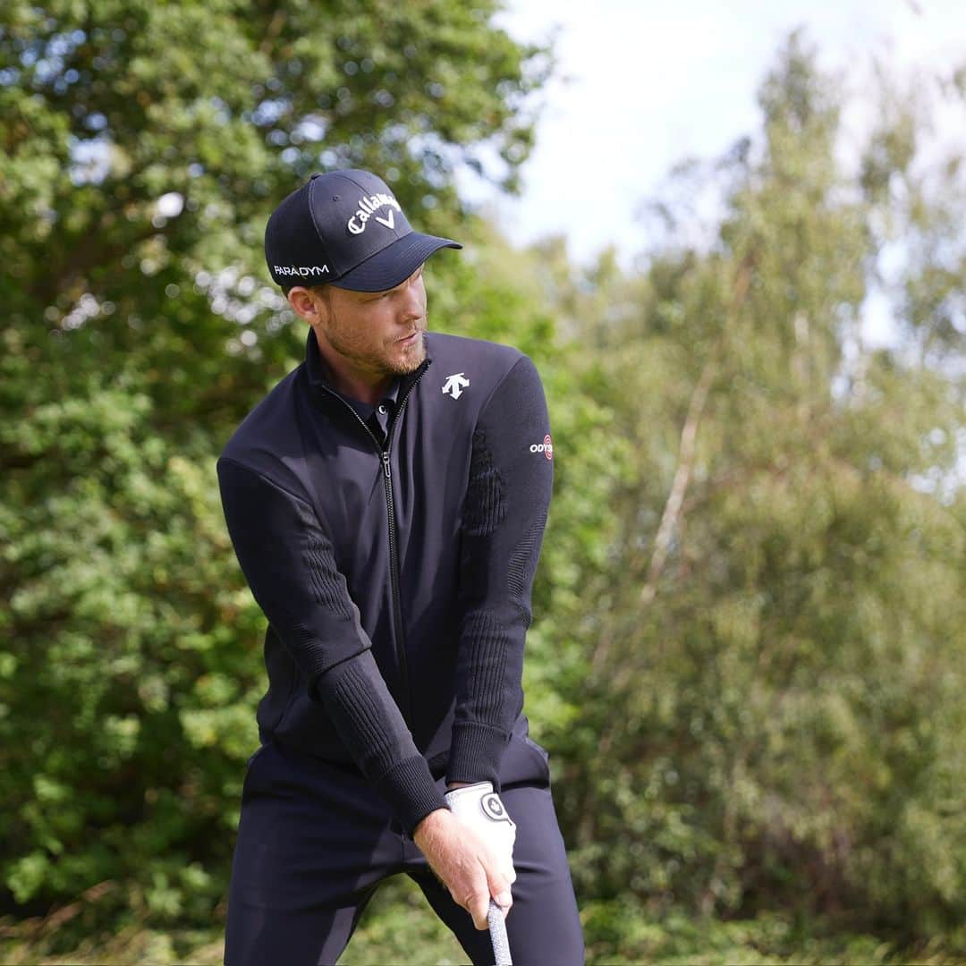 Descenteさんのインスタグラム写真 - (DescenteInstagram)「DESCENTE's high performance, premium golf wear collection, g-arc, is back with its 2023 Fall Winter lineup, worn here by DESCENTE Partner and PGA Tour pro golfer Danny Willett!  g-arc uses DESCENTE's pioneering technology to create top-of-the-line pieces that excel in both performance and comfort.  #descente #designthatmoves  #descentegolf #dannywillett #golfpro #golfer #golflife #golfwear #pgatour #golfing #golfstyle」10月8日 12時00分 - descente_international