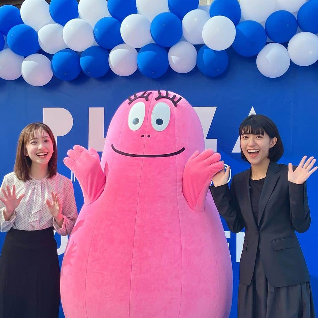 TBSアナウンサー公式のインスタグラム：「新人の南後杏子です！  10月6日にオープンした 「PLAZA NEWSSTAND 赤坂店」 オープニングセレモニーの司会を務めました。  晴れやかな天気のもと行われたセレモニーには、 なんとバーバパパも駆けつけてくれました✨  カラフルでスタイリッシュな店内には、 ワクワクがたくさん詰まっていました！ 赤坂店限定のHarry Potter(ハリー・ポッター)× Cath Kidson(キャス キッドソン)の コラボレーションアイテムもとても可愛かったです🪄  赤坂にお越しの際はぜひお立ち寄りください！  (取材中の由未子さんにもお会いできました☺️)  #tbs #アナグラム  #南後杏子 #小林由未子 #御手洗菜々 #アナウンサー #plaza #プラザ #バーバパパ #オープン #赤坂」