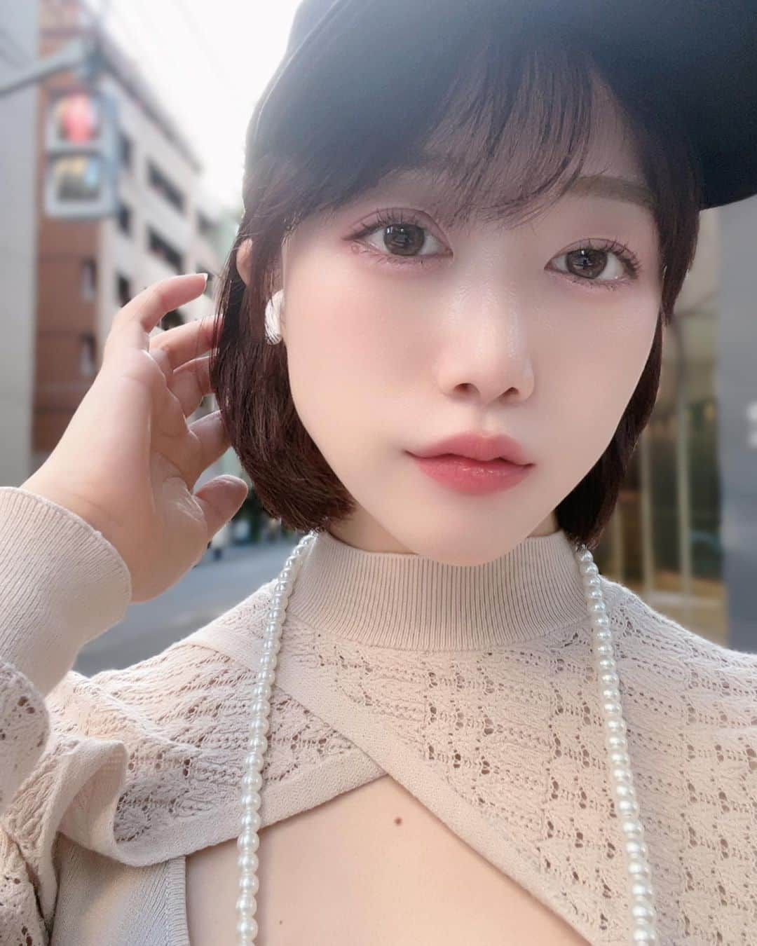 小湊優香のインスタグラム：「何となく自撮りしたら ホクロが増えてるのに気づきました(笑)  大人になって、しかもこんな所に増えることあるんや……！！！  顔には泣きぼくろ(見にくい)しかないけど、身体には結構ホクロがありますദ്ദി^._.^)笑   #自撮り  #ショートカット #ショートカット女子   #cosplay  #cosplaygirl #グラビア #gravure  #gravureidol #被写体 #撮影モデル #サロンモデル    #イベントコンパニオン  #model  #作品撮り #photography  #时装#自拍#照片#粉我##팔로우환영#팔로우미#셀카그램 #お尻フェチ  #美尻 #色白 #むちむち  #ビジョビ @b_b_j.j」