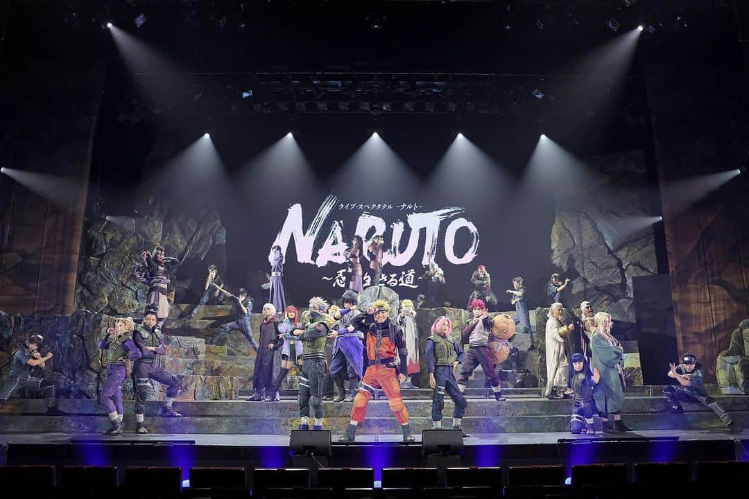 伊藤優衣のインスタグラム：「⁡ ライブ・スペクタクル 「NARUTO-ナルト-」〜忍の生きる道〜 ⁡ 初日が終わりました🍥✨ ご来場いただいたお客様、 そして配信でのご観劇ありがとうございました。 昼夜共にスタンディングオベーション。 素晴らしい景色と大きな拍手を ありがとうございます！！ ⁡ それにしても無事に開幕出来てよかった。🌸 何度も何度も、挑戦して出来た、今作。 全員の拘りがたくさん詰まっていて どのシーンも見逃せません…！！！ ⁡ 最後まで全員で駆け抜けますので 応援宜しくお願い致します🍥🍃 ⁡ #naruto #ナルト #舞台naruto #舞台 #春野サクラ #伊藤優衣」