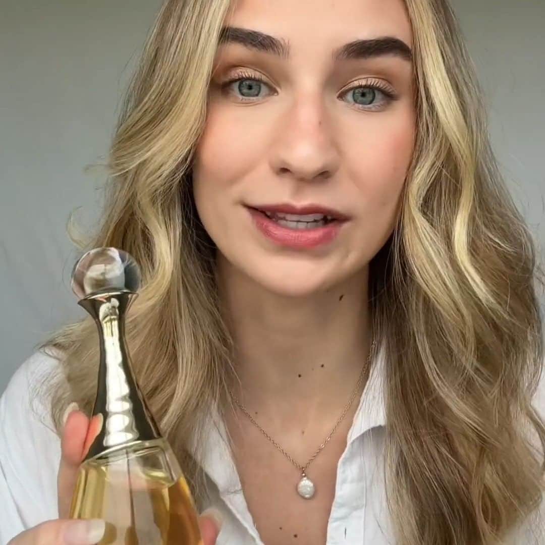 セフォラのインスタグラム：「Leave it up to @professor.perfume to share all about the NEW @diorbeauty J'adore l'Or perfume.」