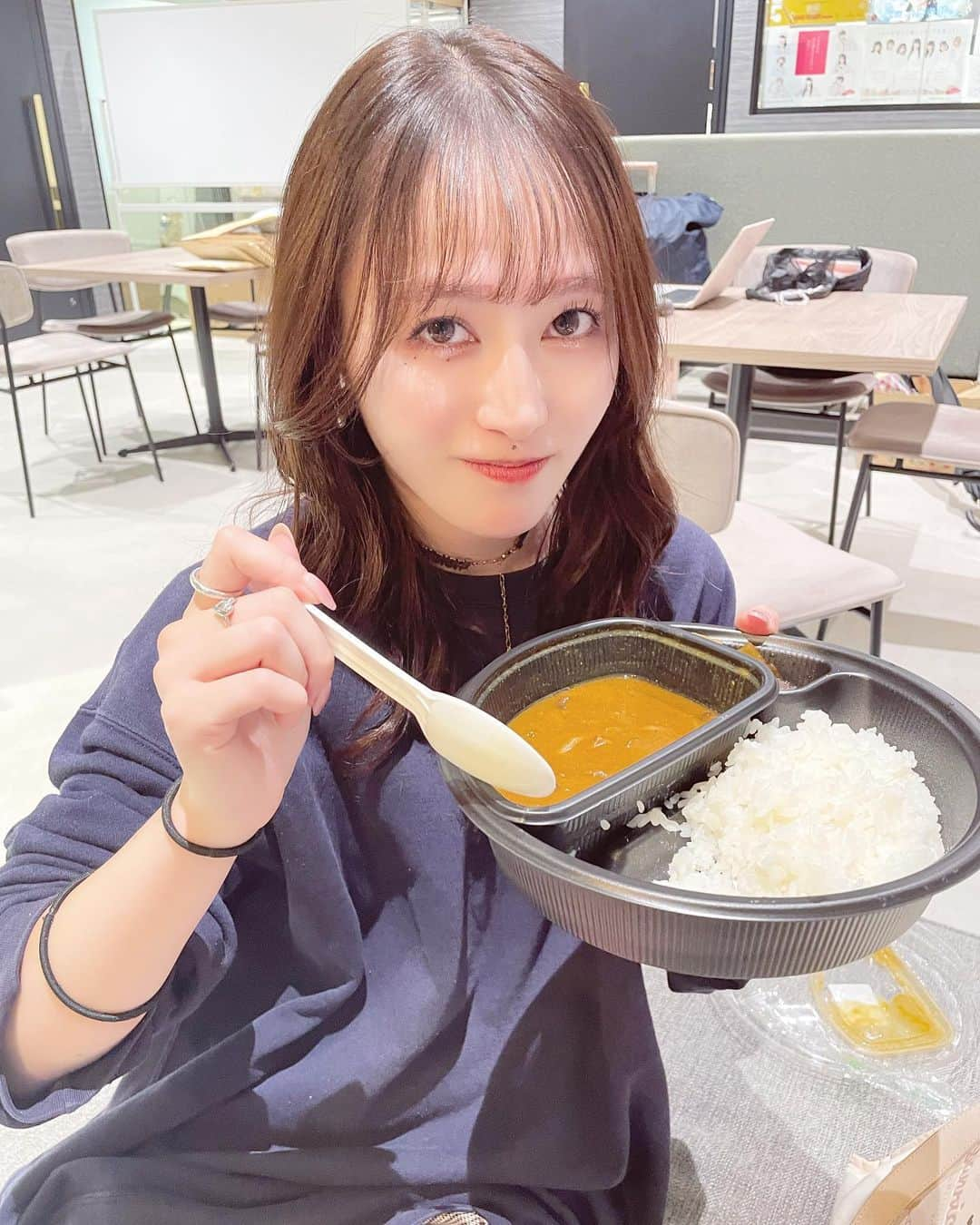 三浦菜々子さんのインスタグラム写真 - (三浦菜々子Instagram)「デビューした！！！🍛 ４辛☺︎  #白キャン #真っ白なキャンバス #アイドル #idol #三浦菜々子 #ココイチ #coco壱カレー」10月8日 21時34分 - miura_nanako