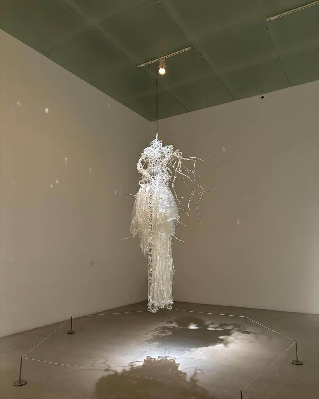 白濱楓雅のインスタグラム：「キラキラの幽霊ドレスめちゃ綺麗だった」