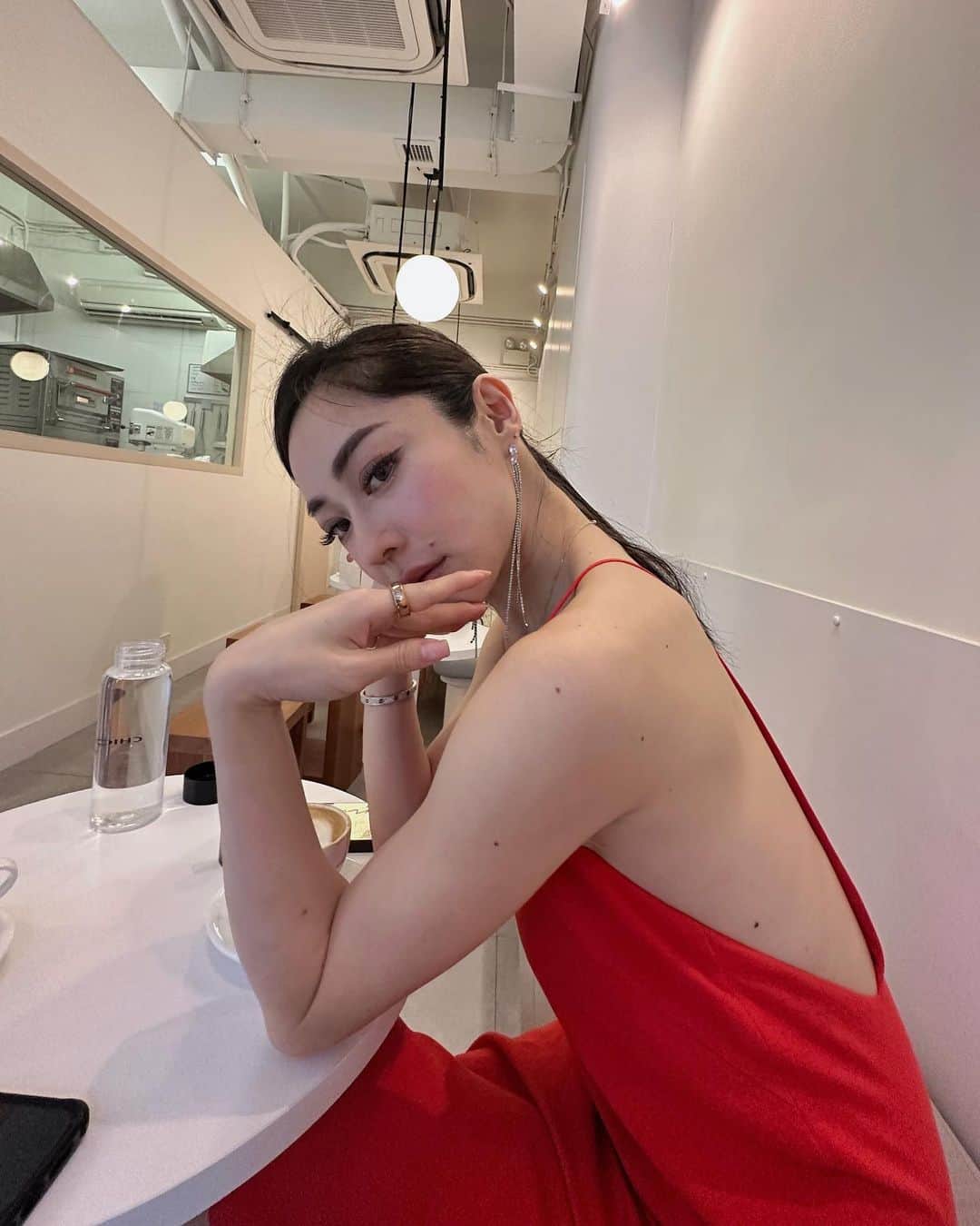 松岡李那のインスタグラム：「Typhoon Sunday 🌀 Be careful 大家小心啲🥹🙏 #毎日投稿challenge  @linahxoxo 💕」