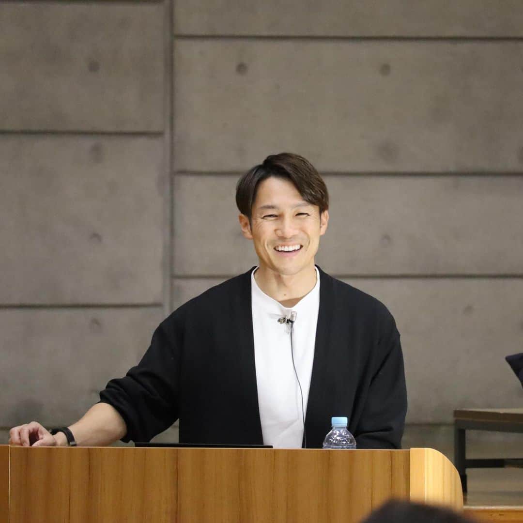 加藤条治のインスタグラム：「山形の大江町にて 「大江町チャレンジデー2023」 が開催され 講師として講演会、体力づくり教室に参加しました。  運動を推進する町の取り組みとしてとても素晴らしいものです。  自分のルーツがある、思い出深い大江町でのイベント、とても楽しかったです！」