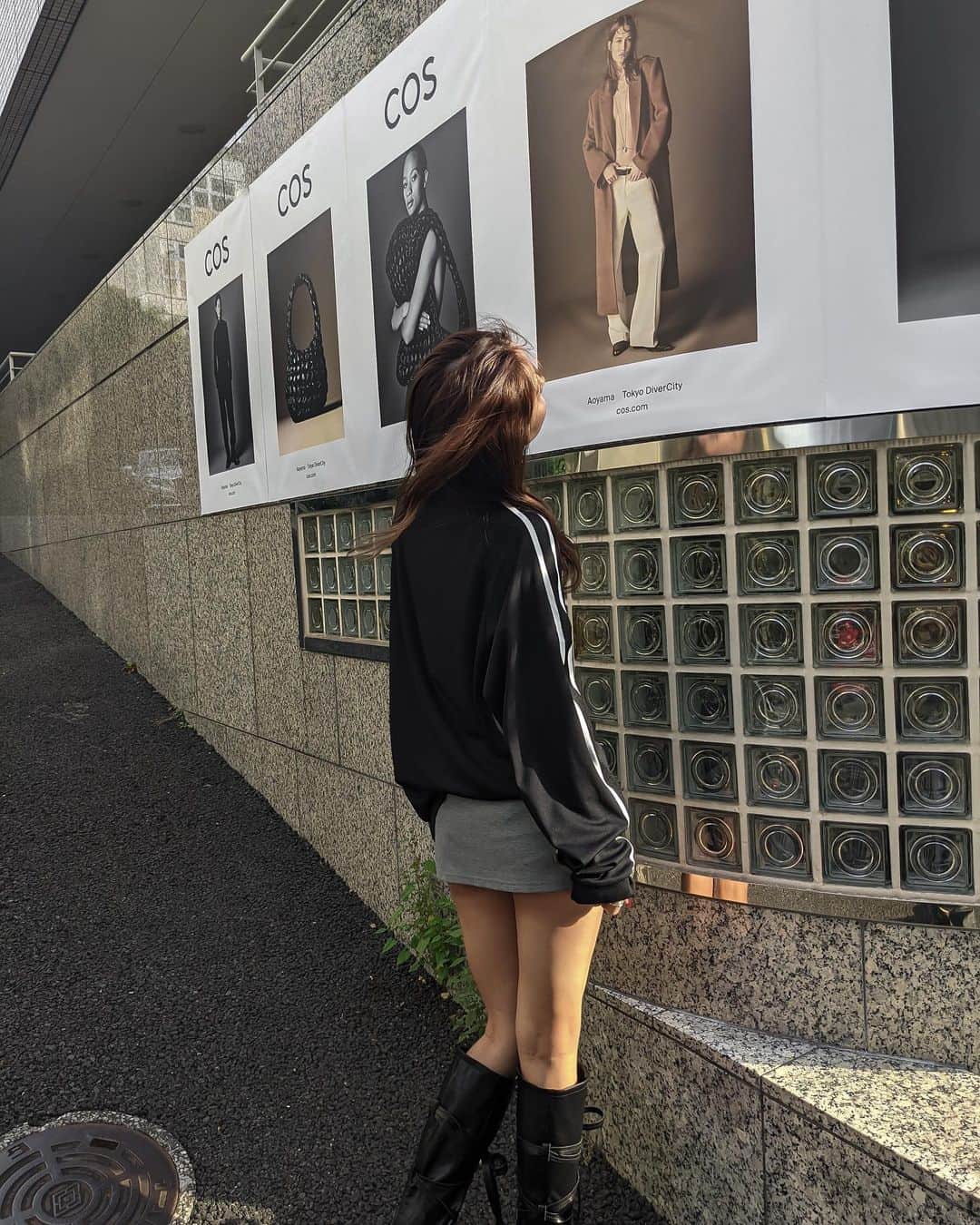 MIRAI TAKASHIMAさんのインスタグラム写真 - (MIRAI TAKASHIMAInstagram)「インナー付きのスリットミニ✌️ uniform teeも再入荷してます🔢 #aclent」10月8日 22時04分 - miiiiiraixx