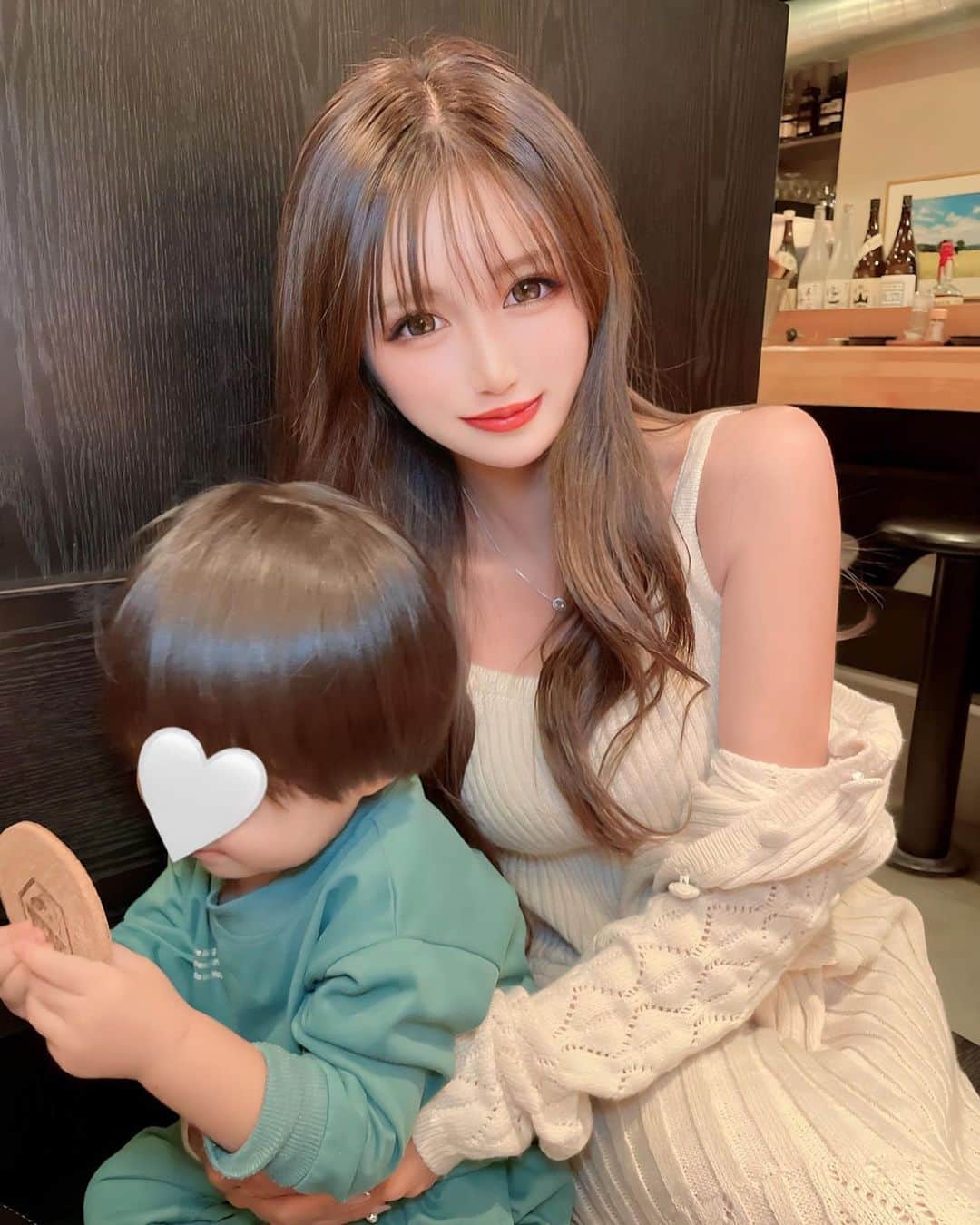 さーぽんのインスタグラム：「. たまにはみーくんと👦🏻💕 最近喋れるようになってきて楽しい🥰 #２歳8ヶ月 #子供 #親子」