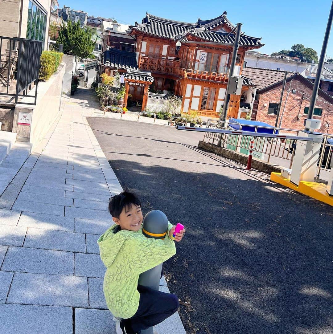 のインスタグラム：「お盆、お父さんお誕生日🎂 心友の誕生日🎂いろんなイベントで 週末短いけど韓国へ🇰🇷 食べすぎました🤪 好きな人たちにあってパワー沢山もらった♡ 近いからサッと行けるの嬉しい☺️ ヨンズツアーやりたいな🇰🇷🇰🇷🇰🇷」